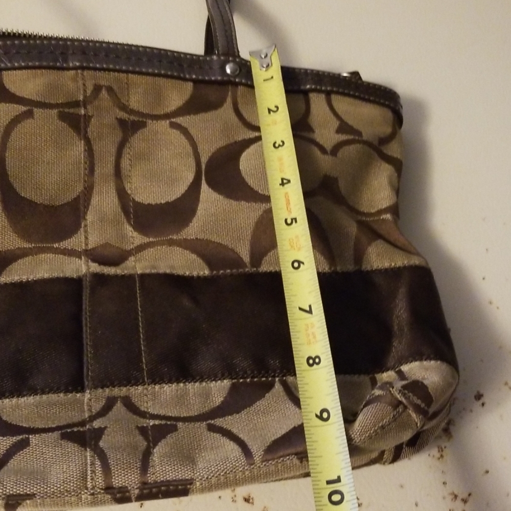 Coach purse - Picture 3 of 7